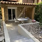 La * Favone
