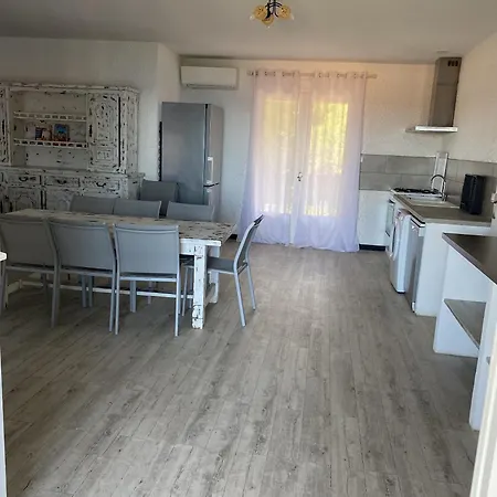 Villa La *