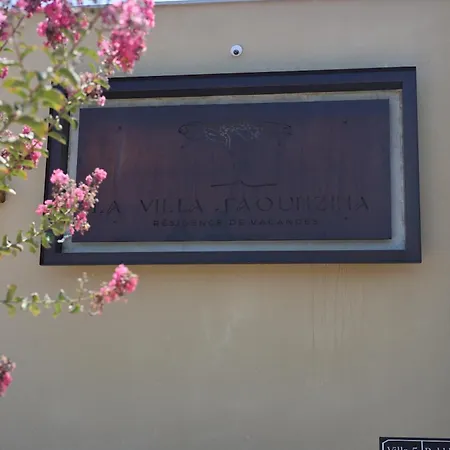 Villa La *
